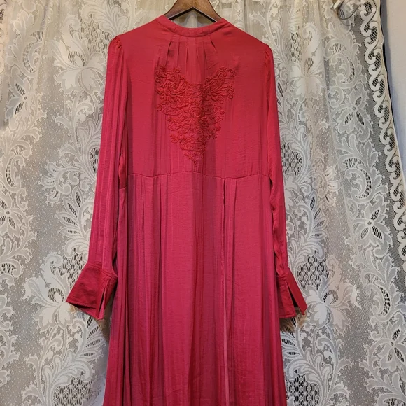 Free People L Vintage Pink Satin Embroidered Long Sleeve Tunic Top w/ Front Slit - Picture 1 of 8
